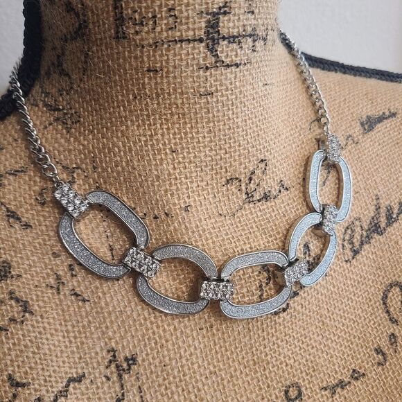 ✨ Statement Silver Chain Link Necklace with Sparkling Rhinestones – Bold Chunky - Picture 2 of 3